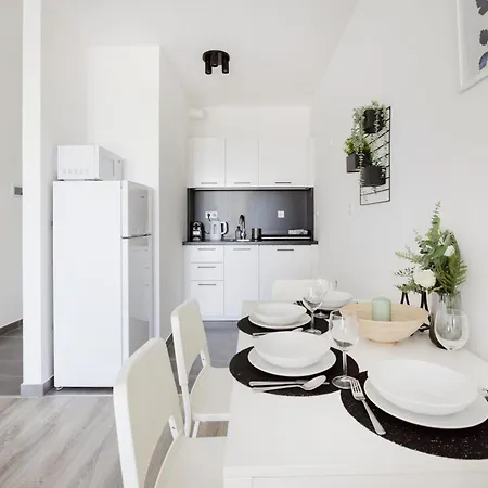 Modern Riverfront Apartment With Free Parking Budapest Exterior photo