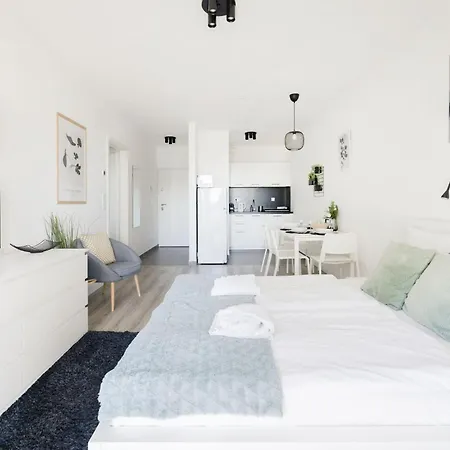 Modern Riverfront Apartment With Free Parking Budapest Exterior photo